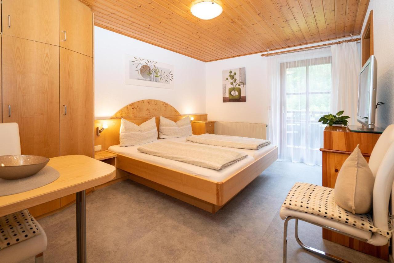 Gaestehaus Fitsch - Ferienwohnung In Silbertal Exterior photo
